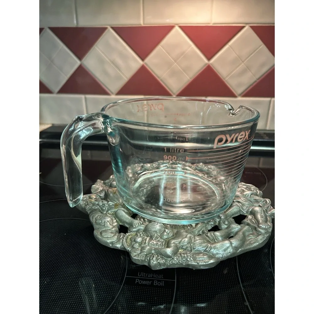 Vintage Pyrex 4 Cup Measuring Cup 1 Liter Clear Glass 32 Oz Made In The USA